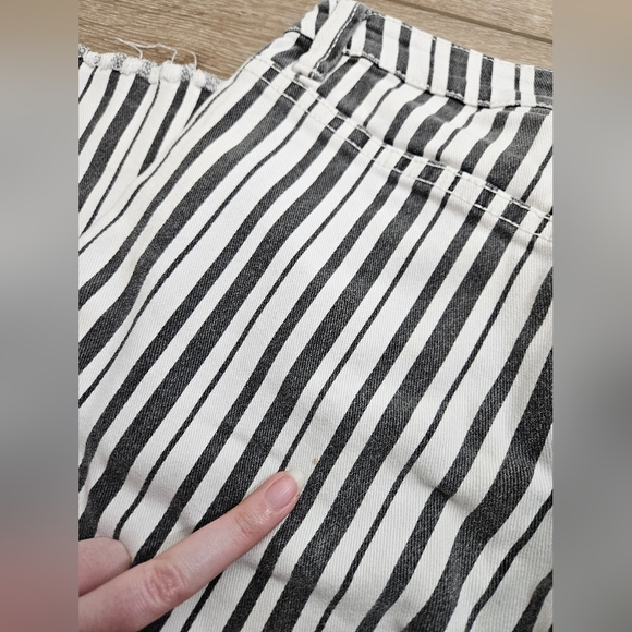 Rock and Roll cowgirl high rise flare striped jeans 29x34 - Picture 2 of 6